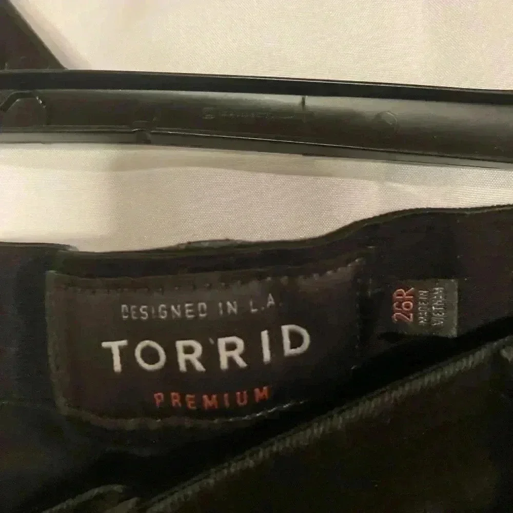 Torrid black‎ distressed jeans